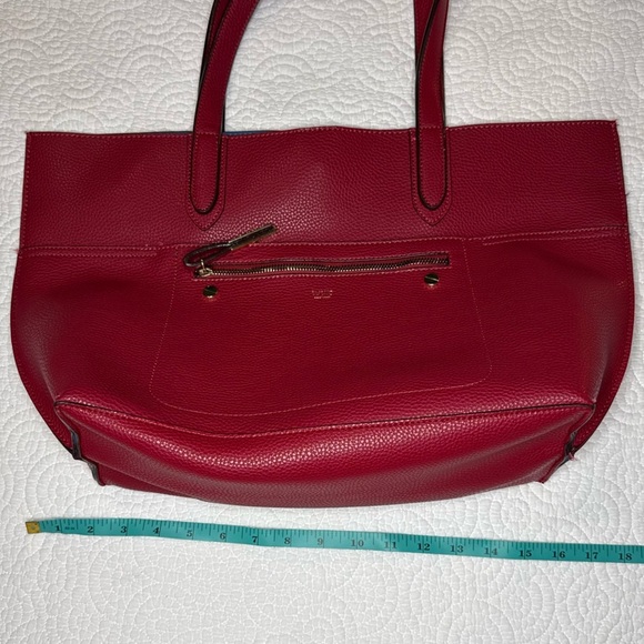 Chic Red Leather Tote Bag - Picture 8 of 10